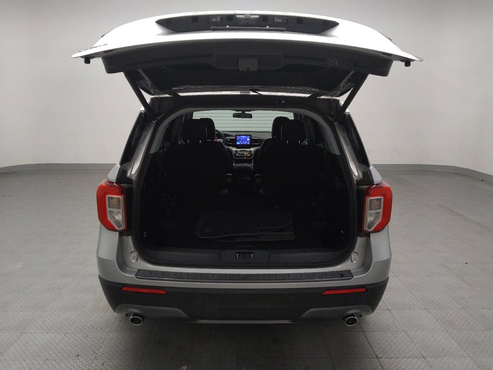 Used 2021 Ford Explorer XLT w/ Equipment Group 202A RWD image 29