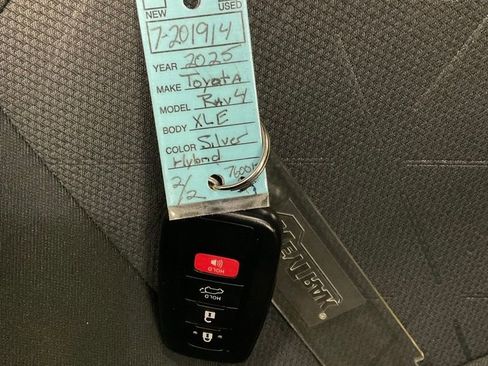 Used 2025 Toyota RAV4 XLE w/ Convenience Package image 39