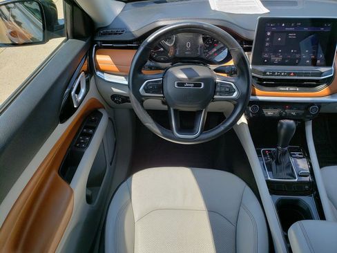 Certified 2022 Jeep Compass Limited AWD/4WD image 16