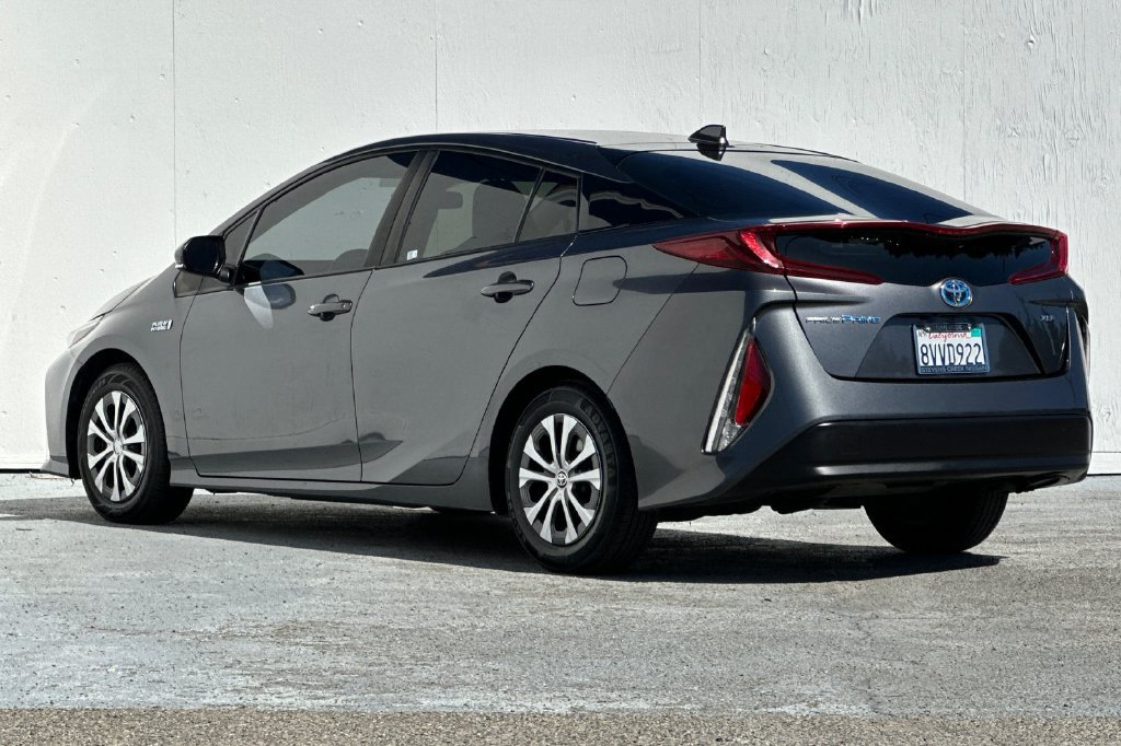 Used 2021 Toyota Prius Prime XLE FWD image 5