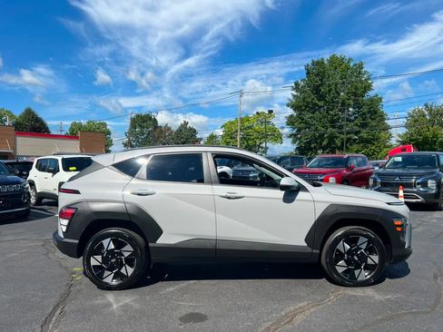 Used 2025 Hyundai Kona SEL AWD/4WD image 6