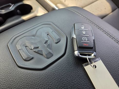 Used 2026 RAM 1500 Laramie AWD/4WD image 27