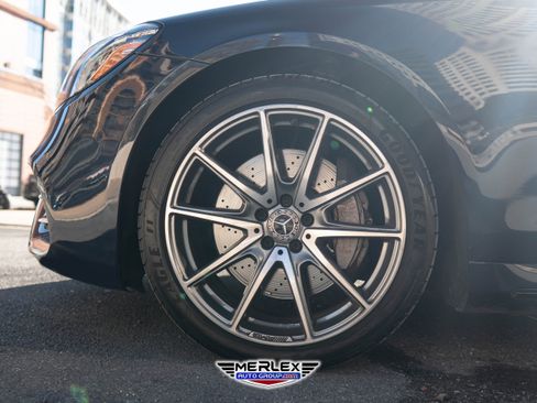 Used 2018 Mercedes-Benz S 560 Sedan w/ AMG Line Exterior image 9