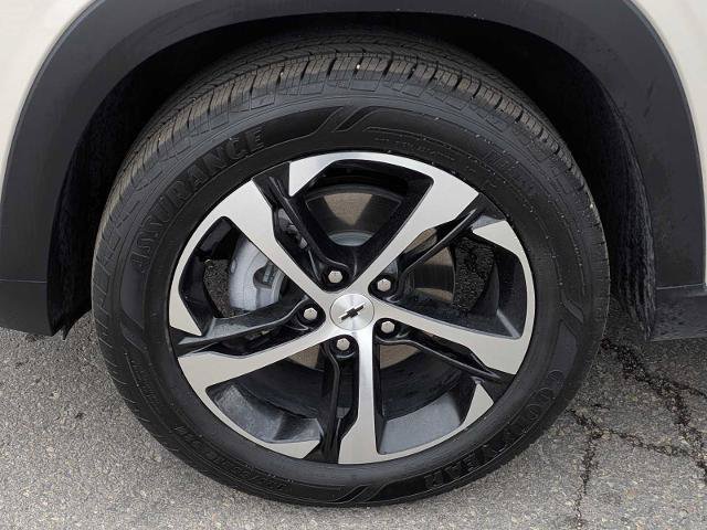 Used 2026 Chevrolet Trax RS w/ Sunroof Package FWD image 13