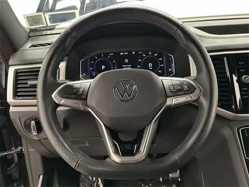 Certified 2022 Volkswagen Atlas Cross Sport SEL R-Line image 9