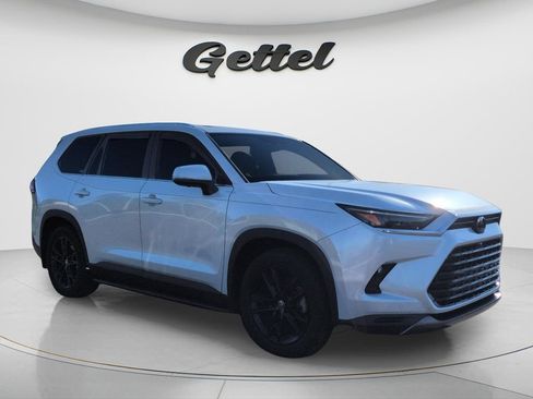 Used 2024 Toyota Grand Highlander AWD image 3
