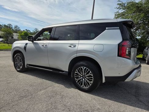 Used 2026 Nissan Armada SL w/ Captain's Chari Seat Package AWD/4WD image 5