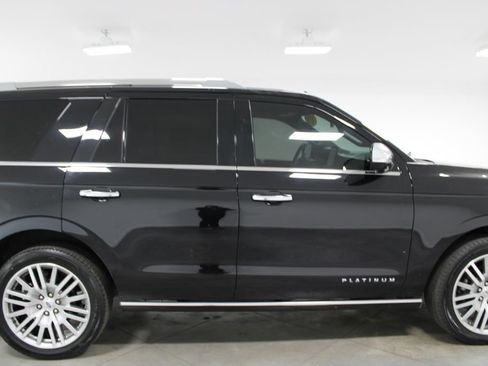Used 2022 Ford Expedition Platinum AWD/4WD image 11