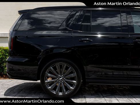 Used 2025 Cadillac Escalade V AWD/4WD image 18