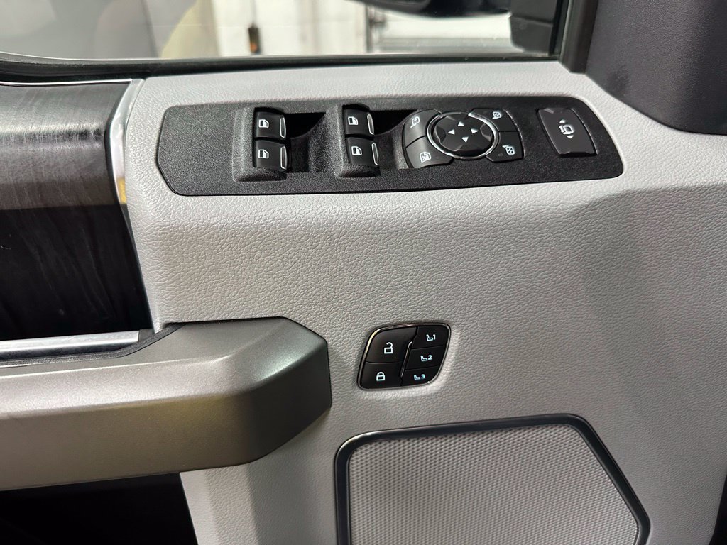 Used 2022 Ford F350 Limited AWD/4WD image 18