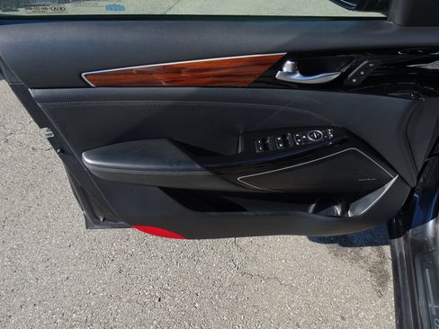 Used 2017 Kia Cadenza Technology FWD image 12