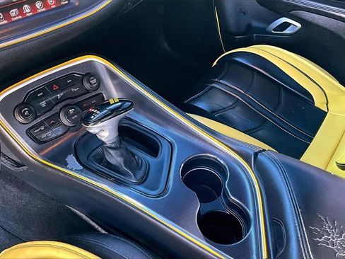 Used 2016 Dodge Challenger R/T Scat Pack w/ Leather Interior Group image 16