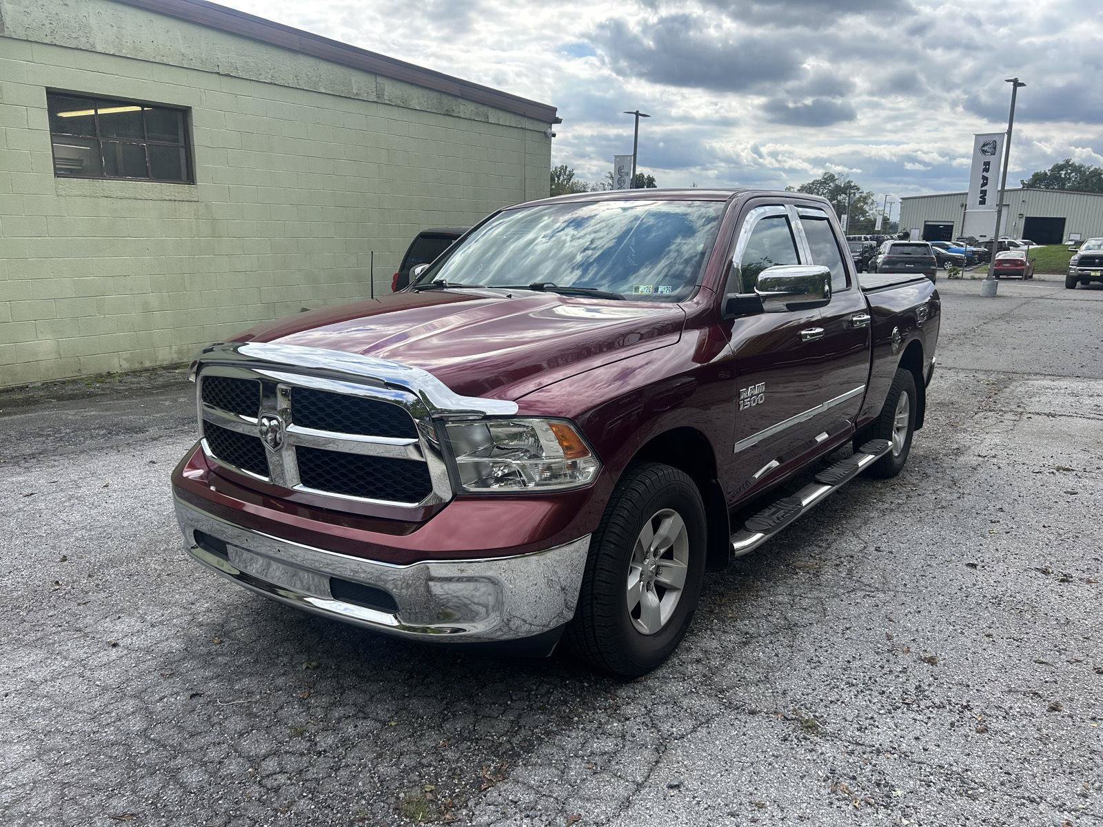Used 2017 RAM 1500 Classic SLT AWD/4WD image 3