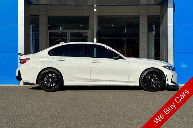 Used 2023 BMW M340i RWD image 5