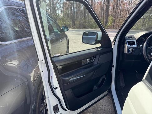 Used 2013 Land Rover Range Rover Sport HSE LUX w/ Luxury Interior Pkg image 15