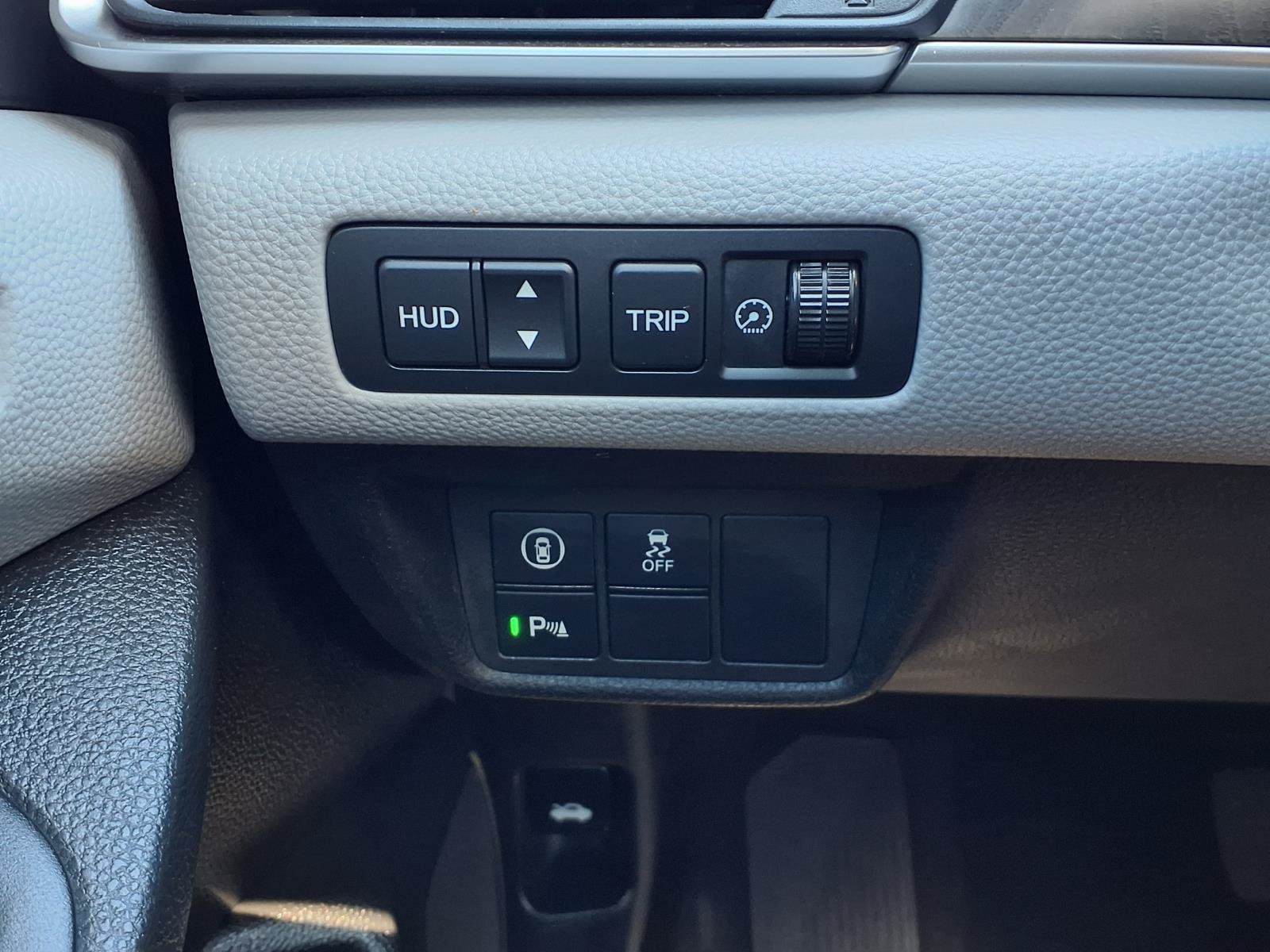 Used 2018 Honda Accord Touring image 11