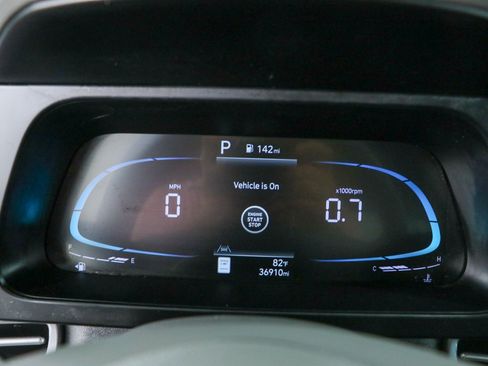 Used 2025 Hyundai Elantra Sport FWD image 15