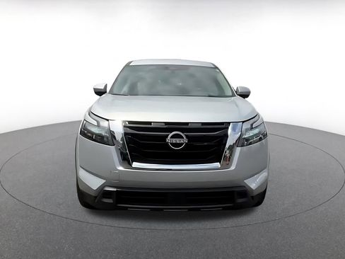 Used 2025 Nissan Pathfinder SV FWD image 4