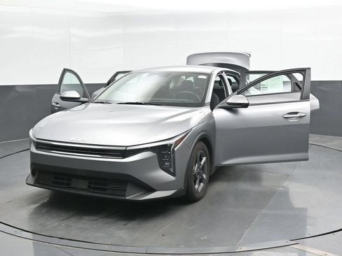 Used 2025 Kia K4 FWD image 45
