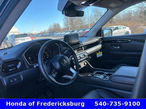 Certified 2025 Honda Pilot Touring image 16