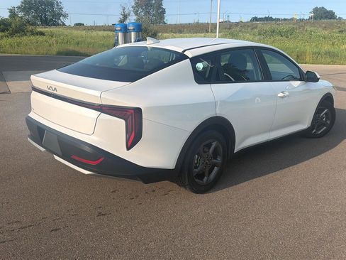 Used 2025 Kia K4 FWD image 7