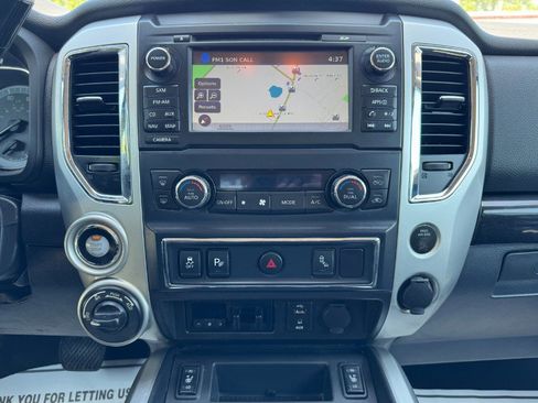 Used 2017 Nissan Titan PRO-4X AWD/4WD image 21