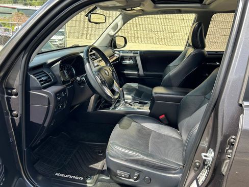 Used 2016 Toyota 4Runner Limited AWD/4WD image 9