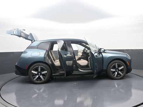 Used 2024 BMW iX xDrive50 w/ Sport Package AWD/4WD image 44