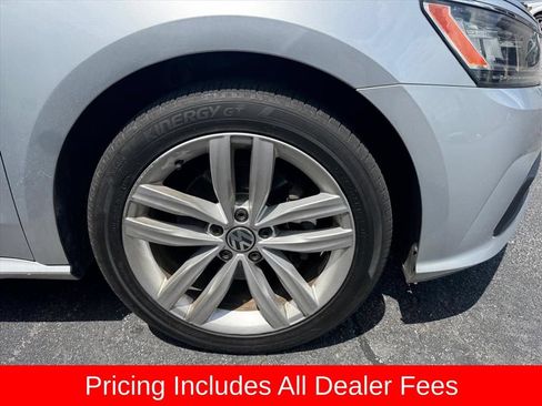 Used 2018 Volkswagen Passat 2.0T SE FWD image 2