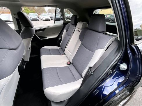 Used 2021 Toyota RAV4 XLE w/ Convenience Package image 21
