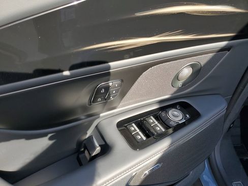 New 2026 Lincoln Nautilus Premier w/ Equipment Group 102A AWD/4WD image 18