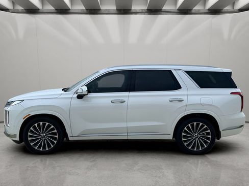 Used 2025 Hyundai Palisade Calligraphy FWD image 2