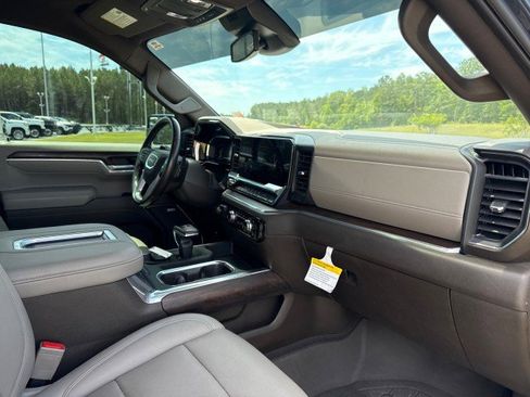 Used 2022 GMC Sierra 1500 SLT w/ SLT Premium Package image 11
