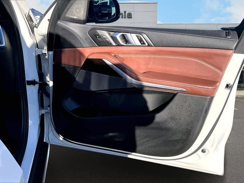 Used 2021 BMW X5 xDrive45e w/ Executive Package image 29