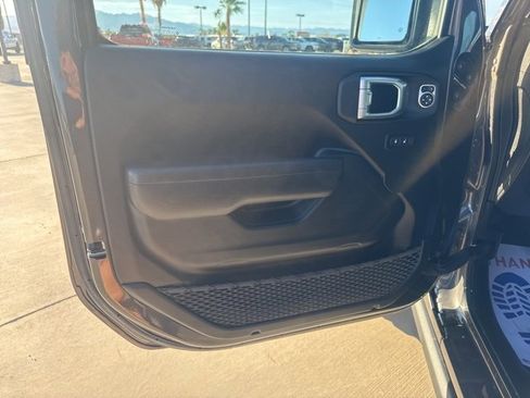 Used 2023 Jeep Wrangler Unlimited Rubicon 4xe image 19