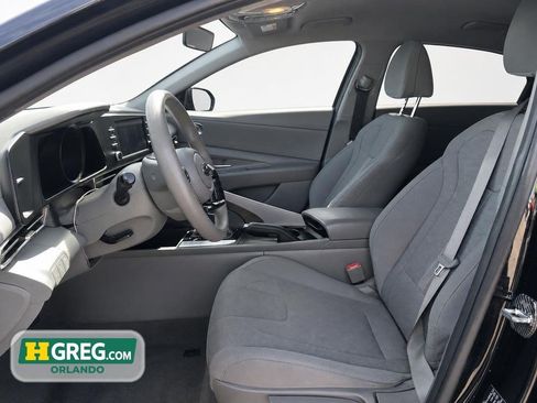 Used 2023 Hyundai Elantra SE FWD image 10