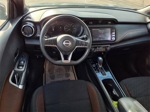 Used 2024 Nissan Kicks SR image 12