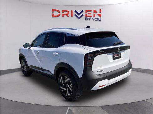 New 2026 Nissan Kicks SV w/ SV Premium Package FWD image 7