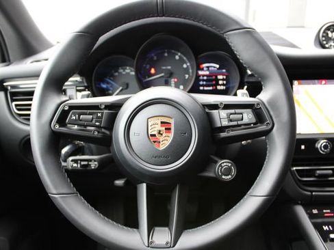 Used 2026 Porsche Macan AWD/4WD image 15