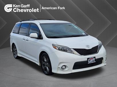 Used 2017 Toyota Sienna SE