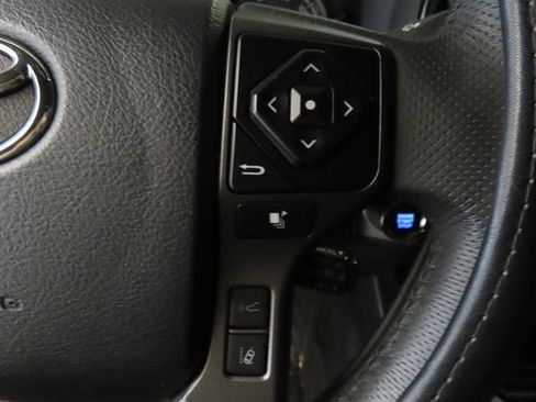 Used 2023 Toyota Tacoma TRD Off-Road w/ Technology Package AWD/4WD image 17