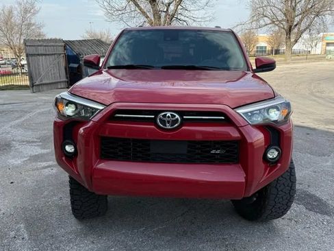 Used 2022 Toyota 4Runner SR5 AWD/4WD image 3