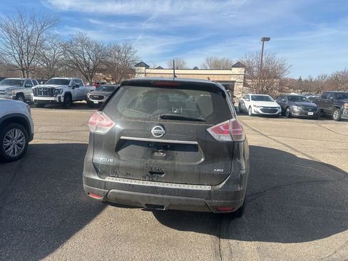 Used 2016 Nissan Rogue S image 8