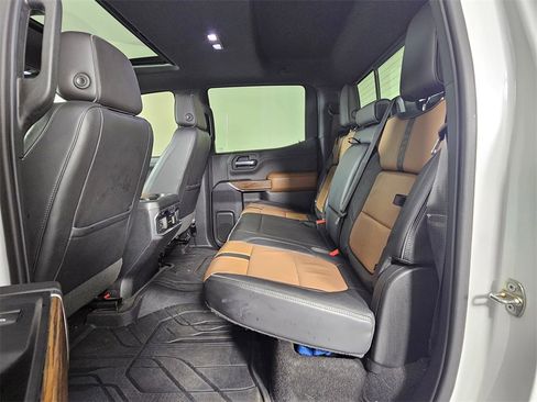 Used 2019 Chevrolet Silverado 1500 High Country image 18