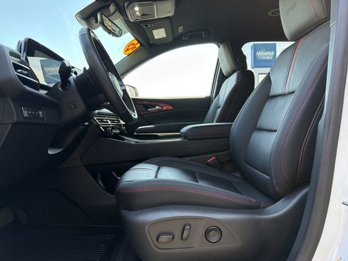 Used 2025 Chevrolet Traverse RS w/ LPO, Floor Liner Package image 16