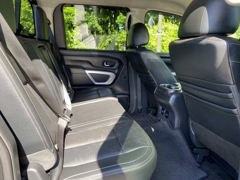 Used 2019 Nissan Titan SL AWD/4WD image 21