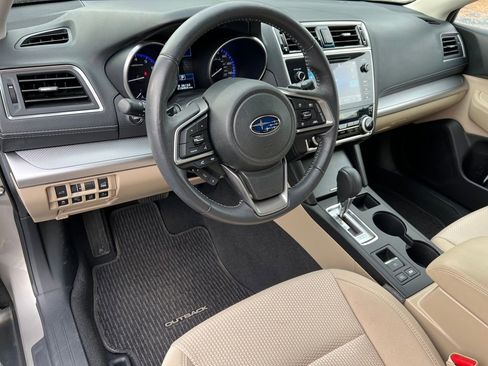 Used 2019 Subaru Outback 2.5i Premium image 15