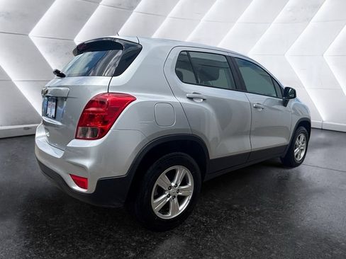 Used 2018 Chevrolet Trax LS AWD/4WD image 4