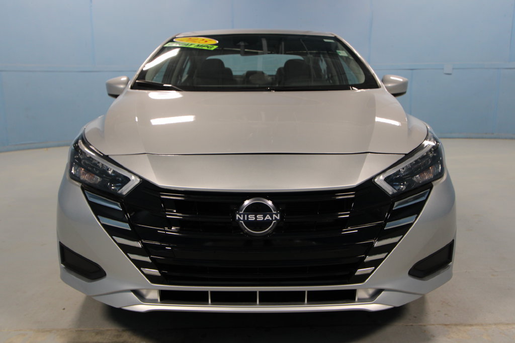 Used 2025 Nissan Versa SV FWD image 25