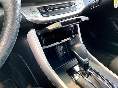 Used 2015 Honda Accord EX image 31